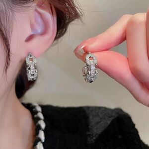 💖18k White Gold Filled Sparkly CZ Diamond Chunky Chain Link C Hoop Huggie Earrin